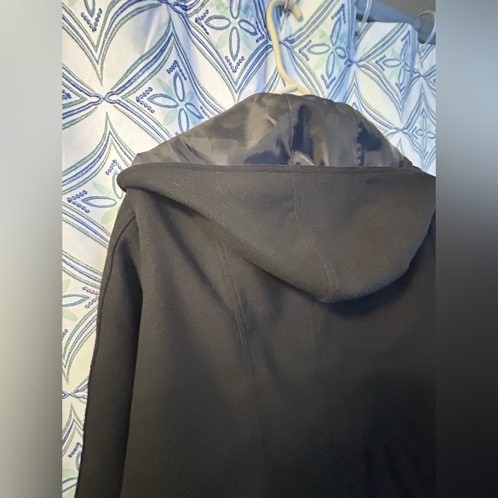 NWOT Torrid Black Toggle Winter Coat w/Hood, Pockets and Zipper GORGEOUS - Picture 6 of 10